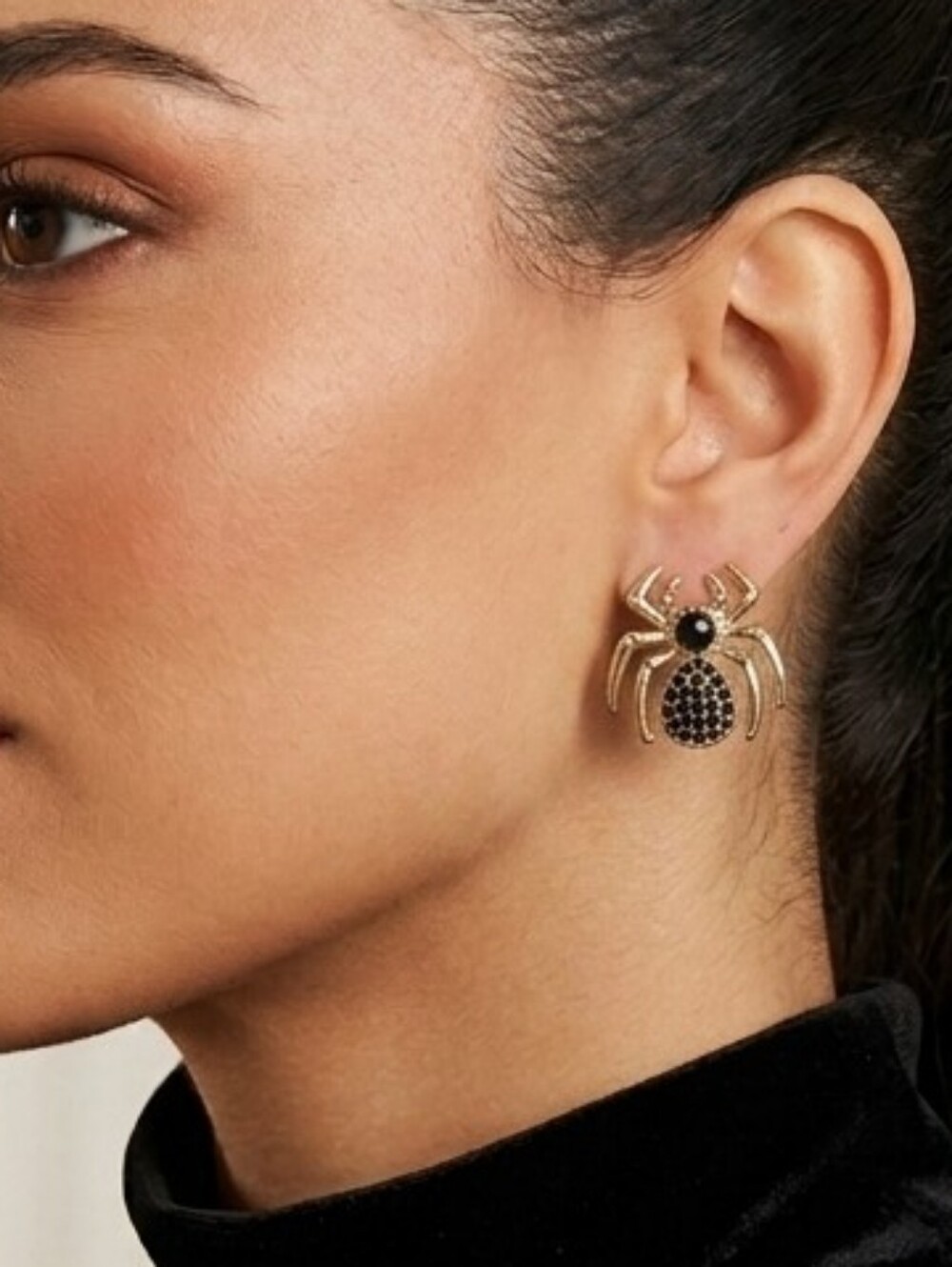 Lovisa earrings Sweet cool dark spider earrings  studs personality stereoscopic